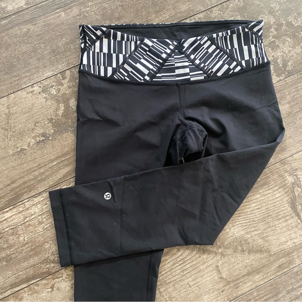 Lululemon Crop - Picture 2 of 3